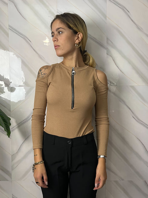 Body donna con maniche e spalle scoperte