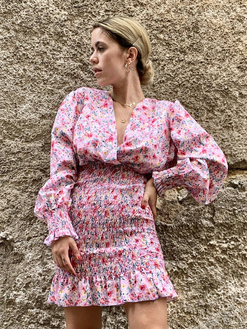 Abito fantasia floreale arricciato con scollo profondo