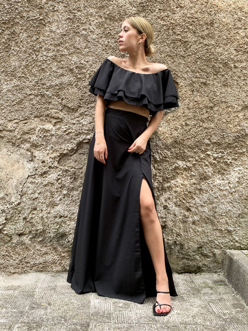 Coordinato con top drappeggiato e gonna midi in raso