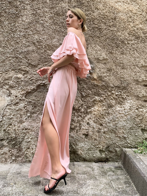 Coordinato con top drappeggiato e gonna midi in raso